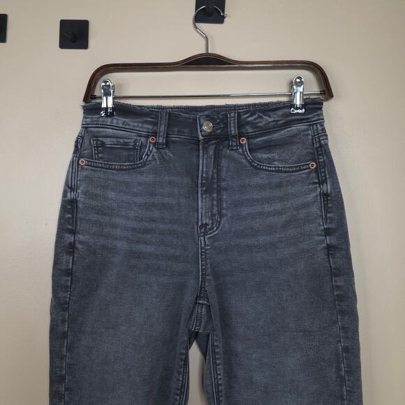 American Eagle High Rise Mom Jogger in Grey Size 2 - Picture 2 of 11